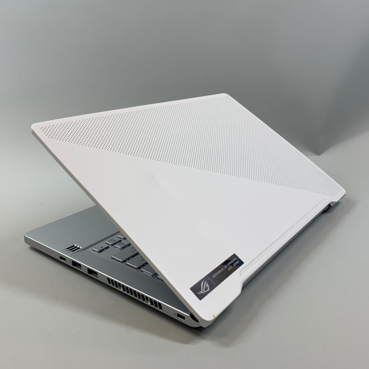 ASUS ROG Zephyrus G14 GA401 14" Ryzen 9 4900HS 3.0GHz 16GB RAM 1TB SSD RTX 2060 - LCD Read
