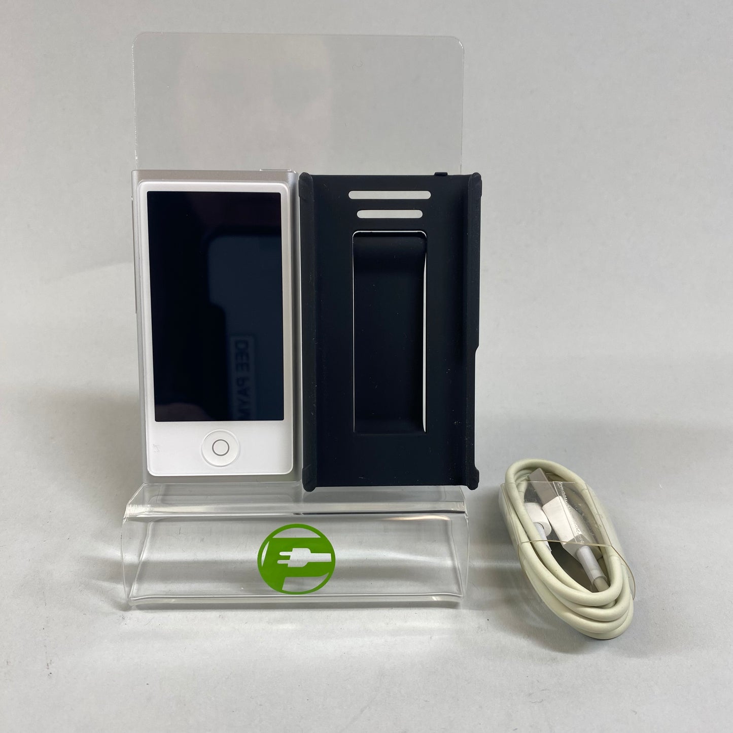 WiFi Only Apple iPod Nano 7th Gen 16GB 1.0.4 PC Silver A1446