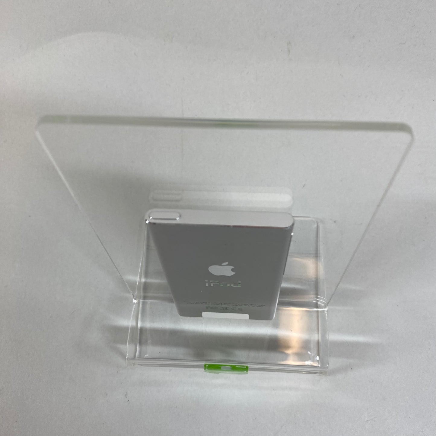 WiFi Only Apple iPod Nano 7th Gen 16GB 1.0.4 PC Silver A1446