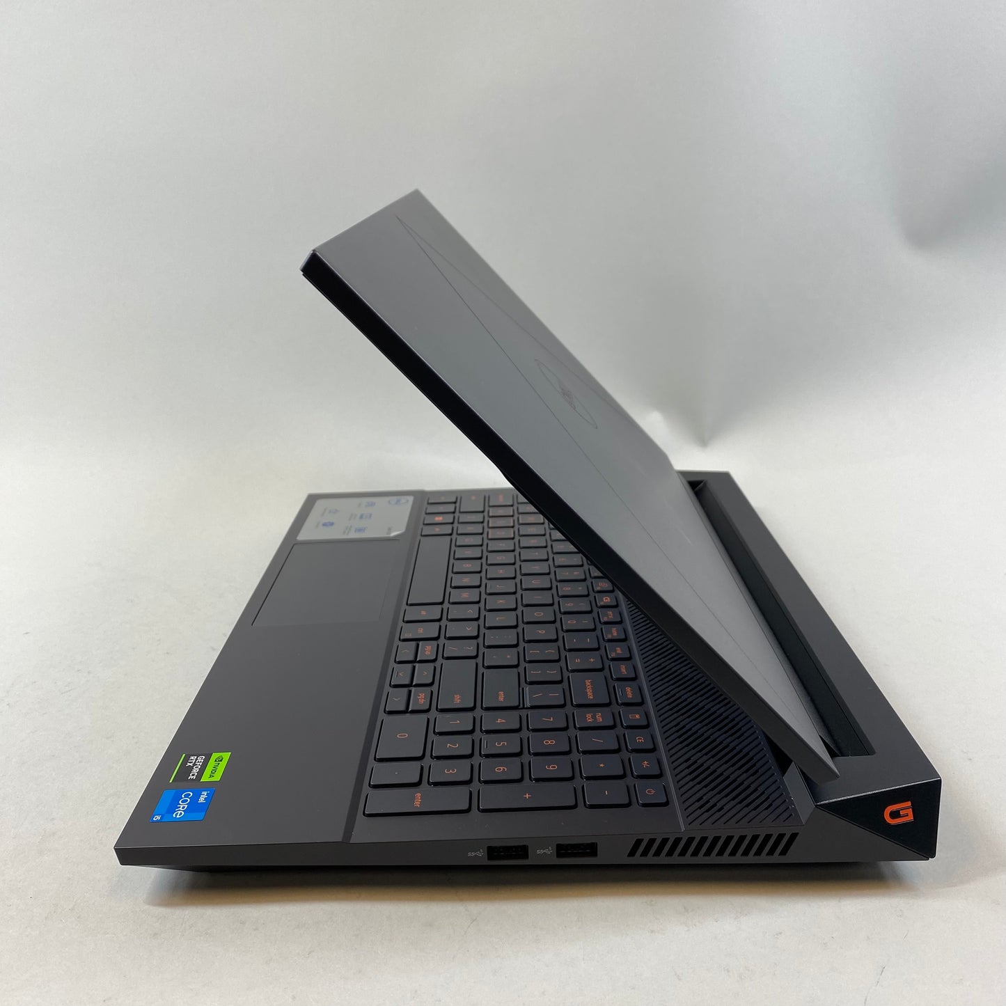 Dell G15 5530 15.6" i5-13450HX 2.4GHz 8GB RAM 256GB SSD NVIDIA GeForce RTX 3050