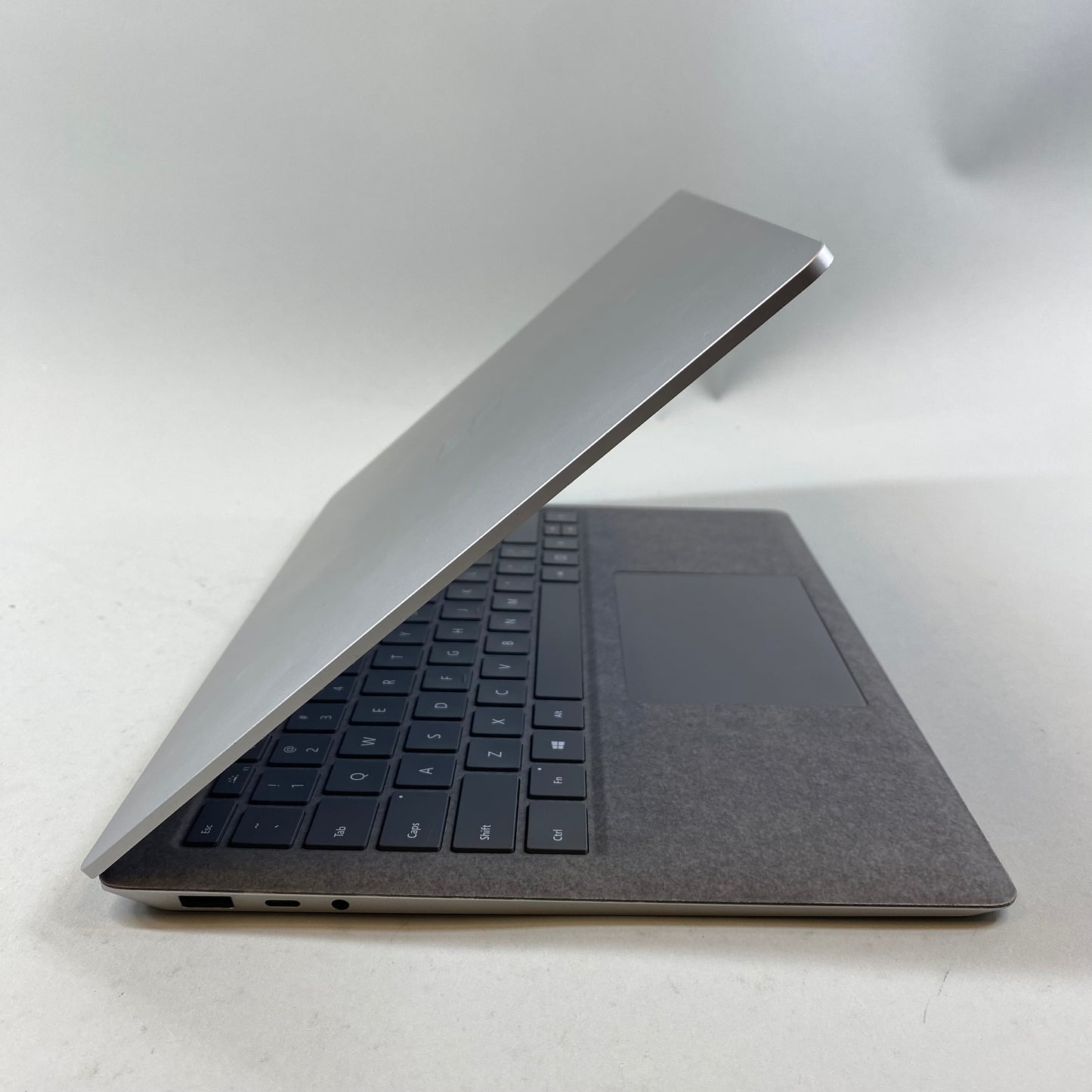 Microsoft Surface Laptop 3 1867 13.3" i5-1035G7 1.2GHz 8GB RAM 128GB SSD
