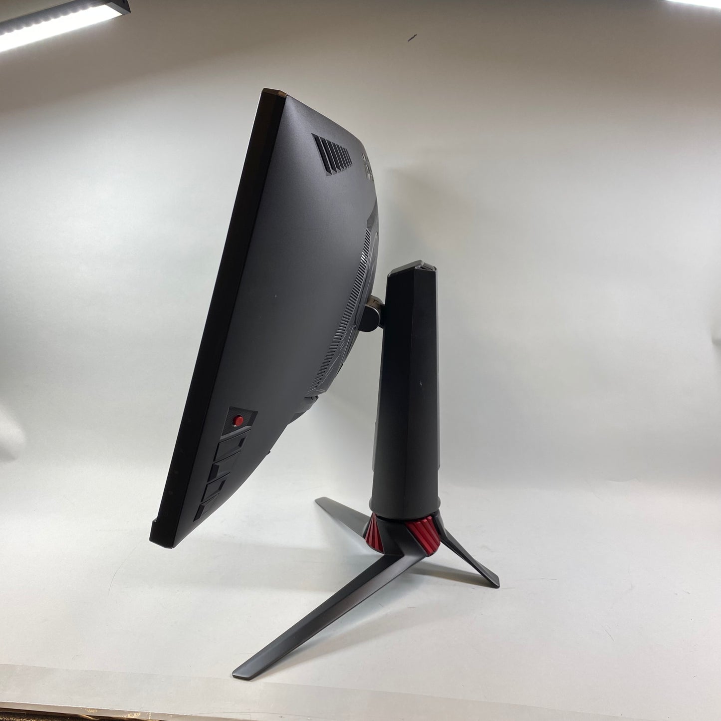 Asus Rog XG27V LCD 27” Curved 144Hz 1920x1080 Full HD, IPS, 170Hz, 1ms
