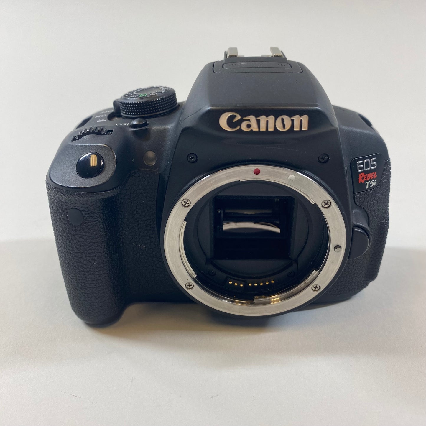 Canon EOS Rebel T5i 18.0 MP Digital SLR DSLR Camera with Neewer Battery Grip