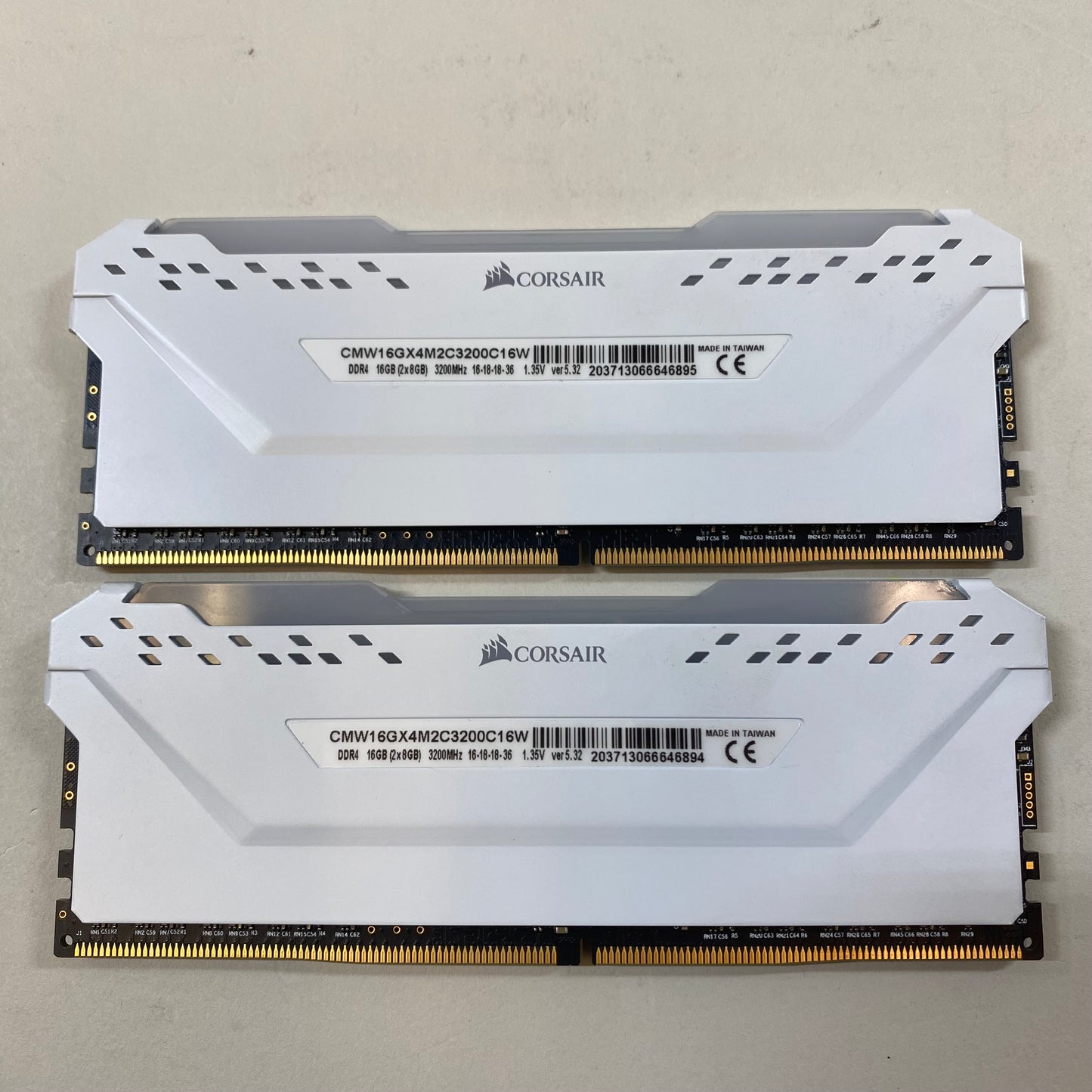 Corsair Vengeance RGB Pro 16GB (2x8GB) DDR4 3200MHz CMW16GX4M2C3200C16W