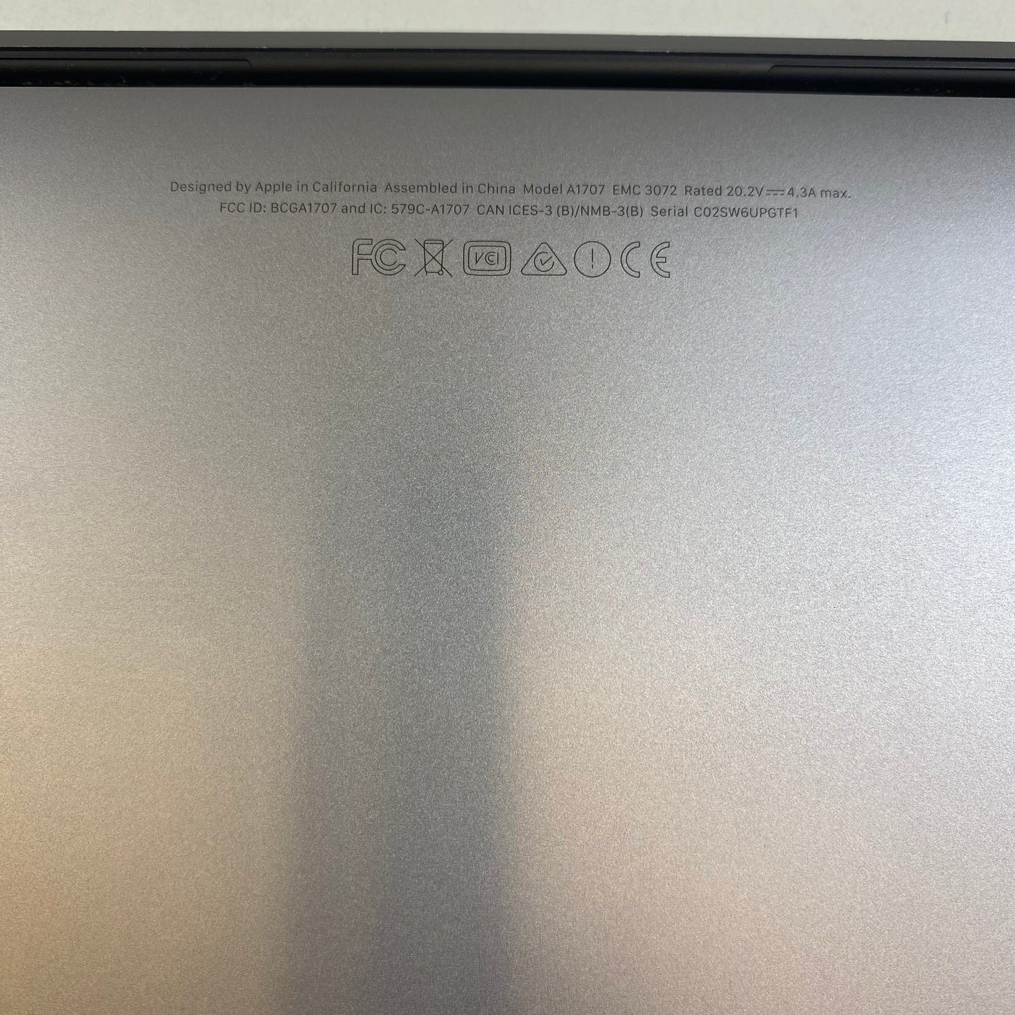 2016 Apple MacBook Pro 15" i7 2.7GHz 16GB RAM 1TB SSD Space Gray A1707